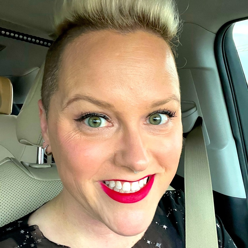 Meet your Posher, Ashley